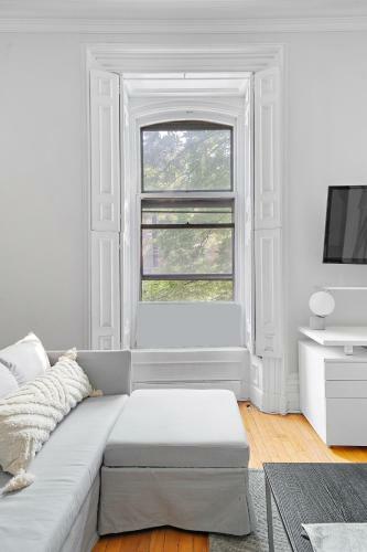 Old Port Montreal Apartments By Restavio