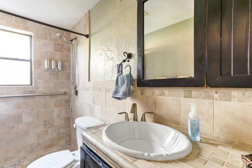Classy 1940's Midtown Tucson Casita