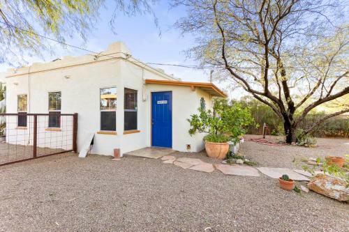 Classy 1940's Midtown Tucson Casita