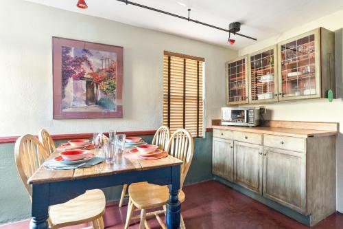 Classy 1940's Midtown Tucson Casita
