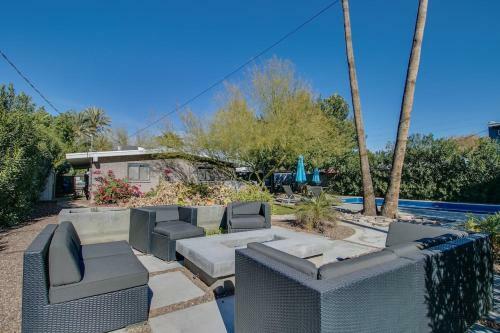 Vintage Charm W Modern Comforts Pool And Hot Tub