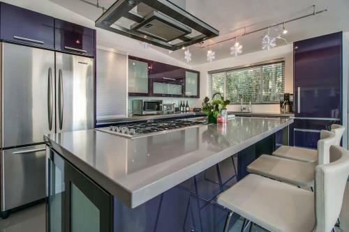Vintage Charm W Modern Comforts Pool And Hot Tub