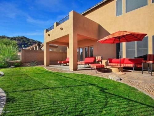 North Phoenix Hillside 4 Bdrm Wviews & Hot Tub