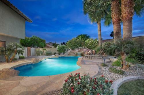 Premier Hosts Present Scottsdale Luxury Oasis With Lagoon Pool