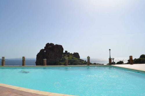 Apartamento Lovely Home (con Piscina E Wi-fi)