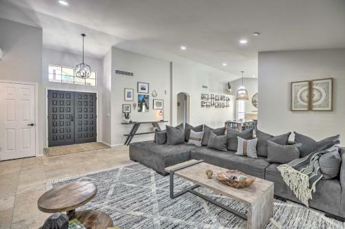 Upscale Home With Pool Less Than 5 Miles To Golfing