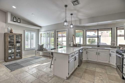 Upscale Home With Pool Less Than 5 Miles To Golfing