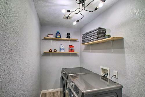 Charming Phoenix Home With Patio About 3 Mi To Dtwn