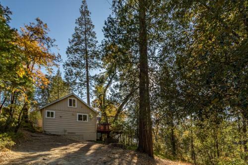 The Cottage At Bass Lake