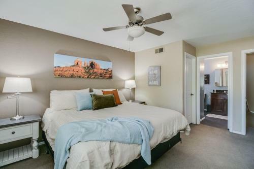 Beautiful North Scottsdale 2 Bedroom Condo