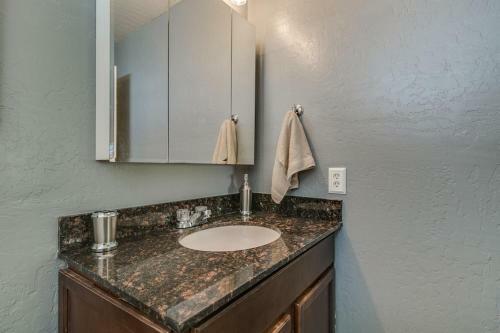 Beautiful North Scottsdale 2 Bedroom Condo