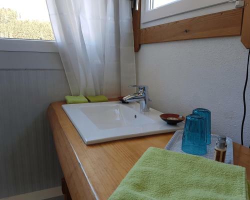 Hostal Living Legends - Tiny House Auf Den Wiesen Der Ederm�hle