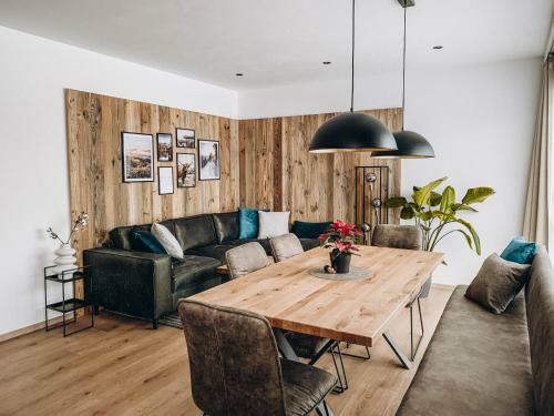 Four Peaks Apartment