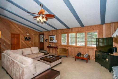 Bear Castle-1854 By Big Bear Vacations