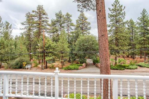 Bear Castle-1854 By Big Bear Vacations