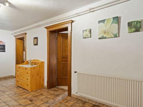 Cozy Apartment In Hart Bei F�gen