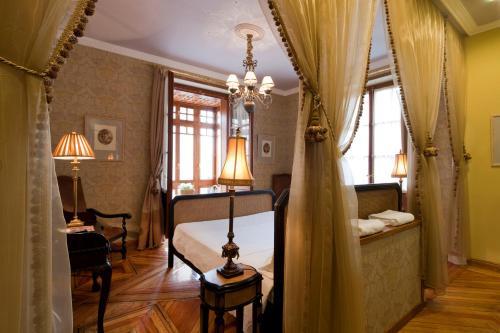Hostal Posada Real Los Cinco Linajes