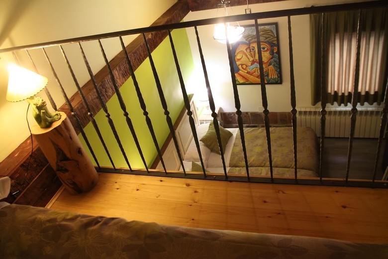 Hostal Douris Temple