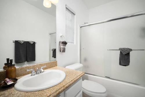 Villa With Private Pool And Jacuzzi Gameroom Walk To Festivals