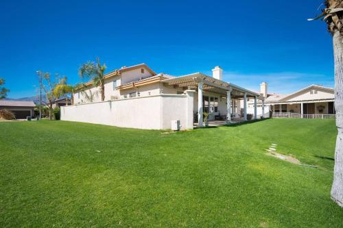 Villa With Private Pool And Jacuzzi Gameroom Walk To Festivals