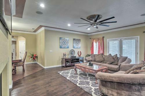 Manteca Home With Gated Yard About 2 Mi To Downtown