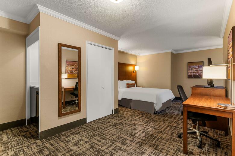 Best Western Ville Marie Hotel & Suite