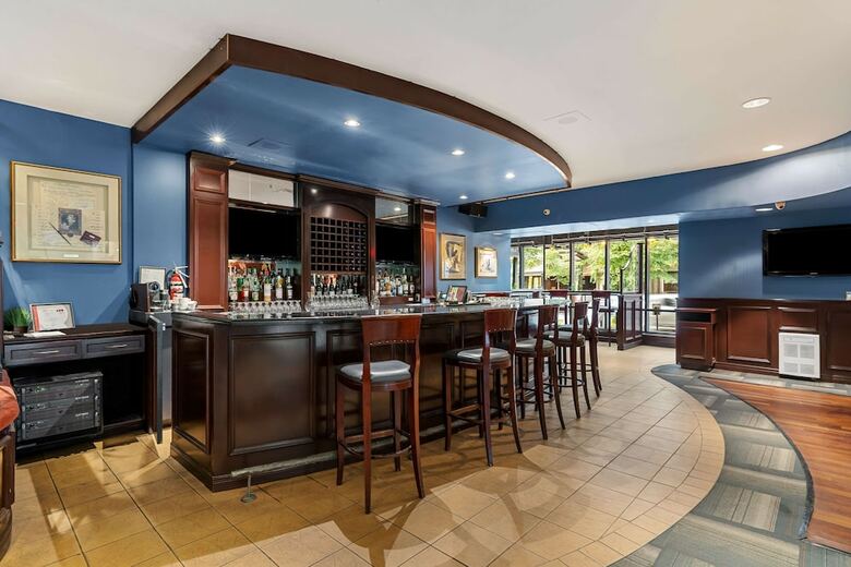 Best Western Ville Marie Hotel & Suite