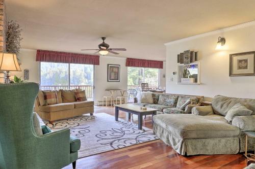 Tasteful Home With Stunning River And Valley View