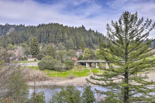 Tasteful Home With Stunning River And Valley View