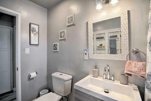 Sunny San Diego Home With Yard, 8 Mi To Beaches!