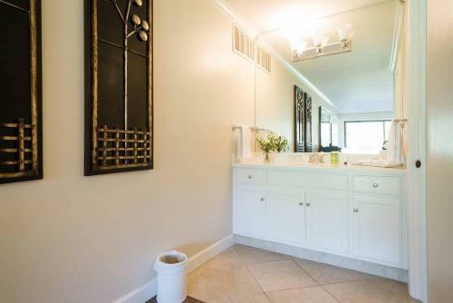 Apartamento ? Gorgeous 1 Bd Apt, Million $ View On Golf Course ?