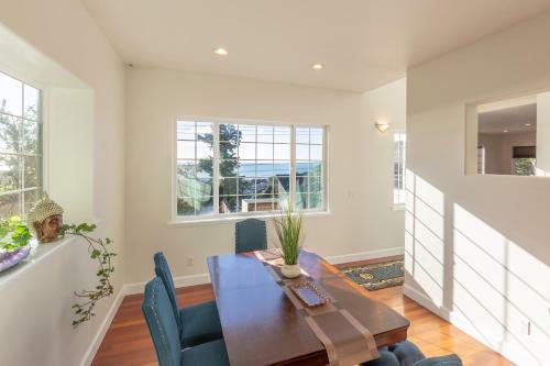@ Marbella Lane Top Coastline Views, Family Friendly