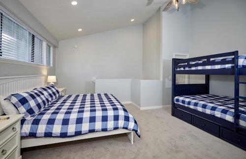 Apartamento St Anton Courtyard View 2-bedroom Condos With Two Oversized Jacuzzi Spas