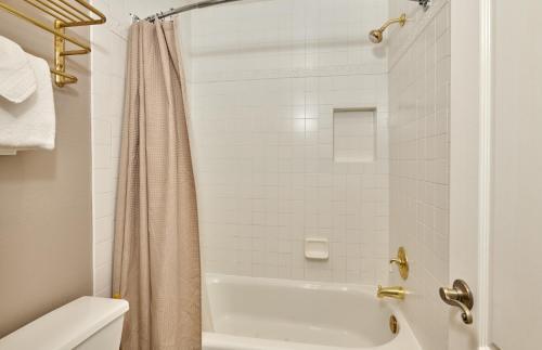 Apartamento St Anton Courtyard View 2-bedroom Condos With Two Oversized Jacuzzi Spas