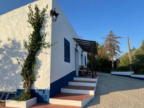 Bed & Breakfast Montes De Charme (al 6288)