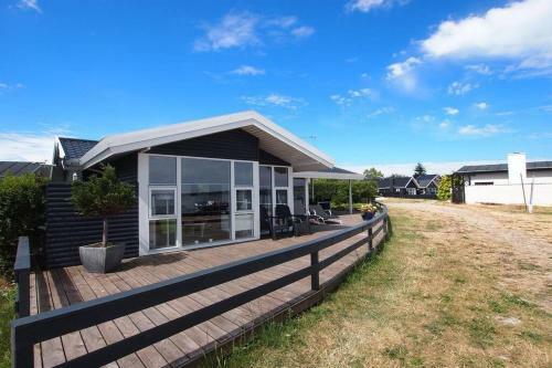 *****eksklusiv Sommerhus Beliggende I Vandkanten