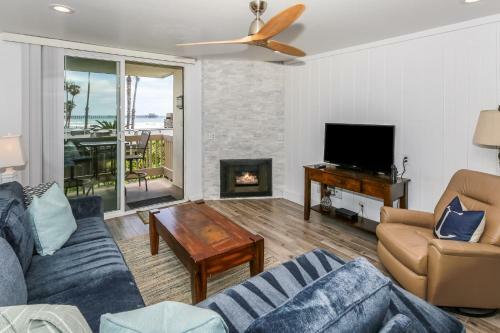 D104 - Cozy Ocean View Condo