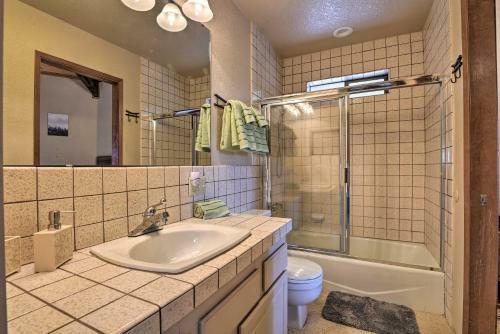 Family-friendly Pine Mountain Club Hideaway!
