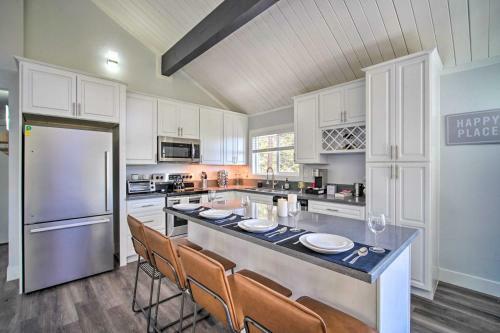 Chic Running Springs Forest Cabin With Deck!