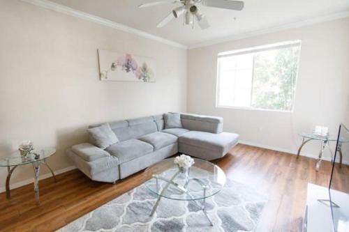 Lovely Venice Getaway - Two Bedroom Apartment