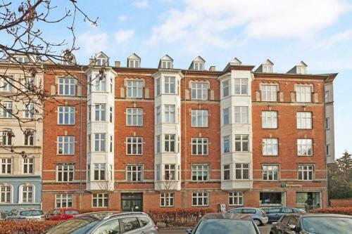 Stylish Two Floor Apartment In Vibrant N�rrebro