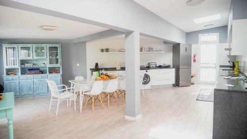 Villa Vila Da Fal�sia-with Pool And Views