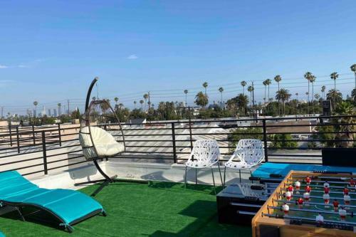 3bd/3ba Modern Hollywood Townhouse With Private Rooftop