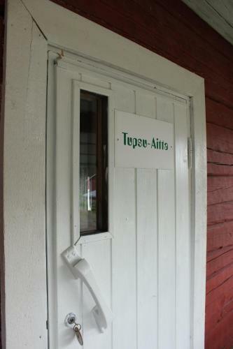 Maatilan Aittahuoneet