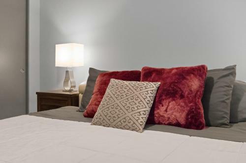 Suitesrus Apart Hotel At Miracle Mile
