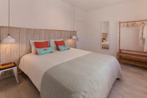 Mare Cheia ( High Tide) Beach And Surf Apartments -1st