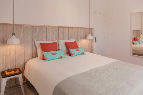Mare Cheia ( High Tide) Beach And Surf Apartments -1st