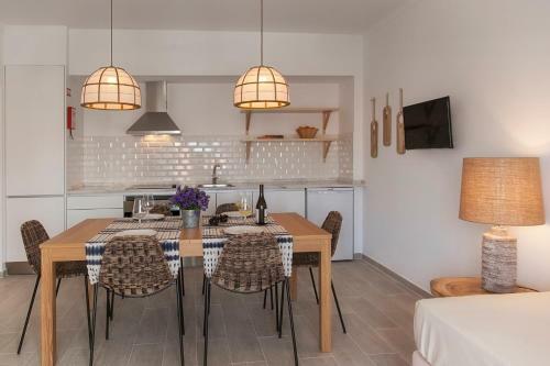 Mare Cheia ( High Tide) Beach And Surf Apartments -1st