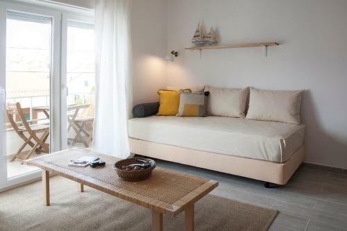 Mare Cheia ( High Tide) Beach And Surf Apartments -1st