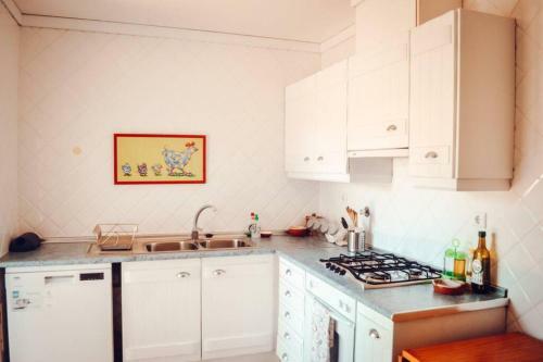 Cozy 3 Bedroom New Villa, Sleeps 7